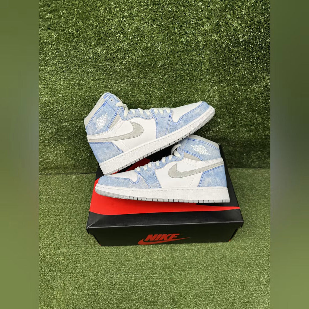 Used - Air Jordan 1 Retro High Hyper Royal Smoke Grey (GS) - US 6Y - detail 1