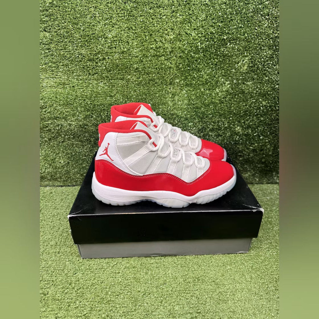 Used - Air Jordan 11 Retro Cherry (2022) - US M 8 - detail 2