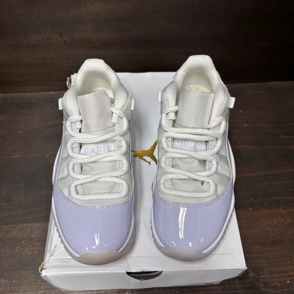 Used - Air Jordan 11 Retro Low Pure Violet (Women's) - US W 7 - detail 2
