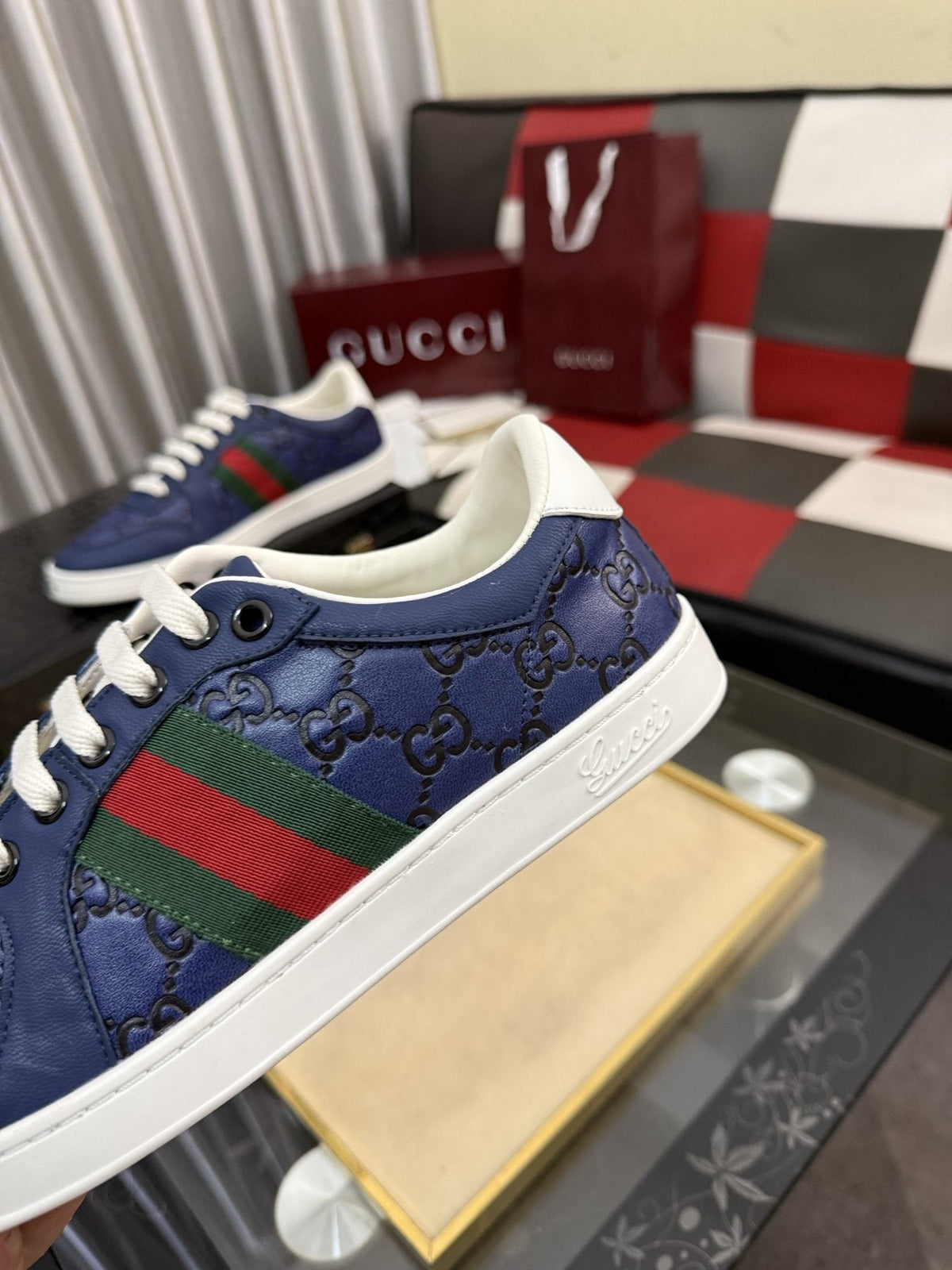 Gucci Navy Stripe Low-Top Sneakers — detail