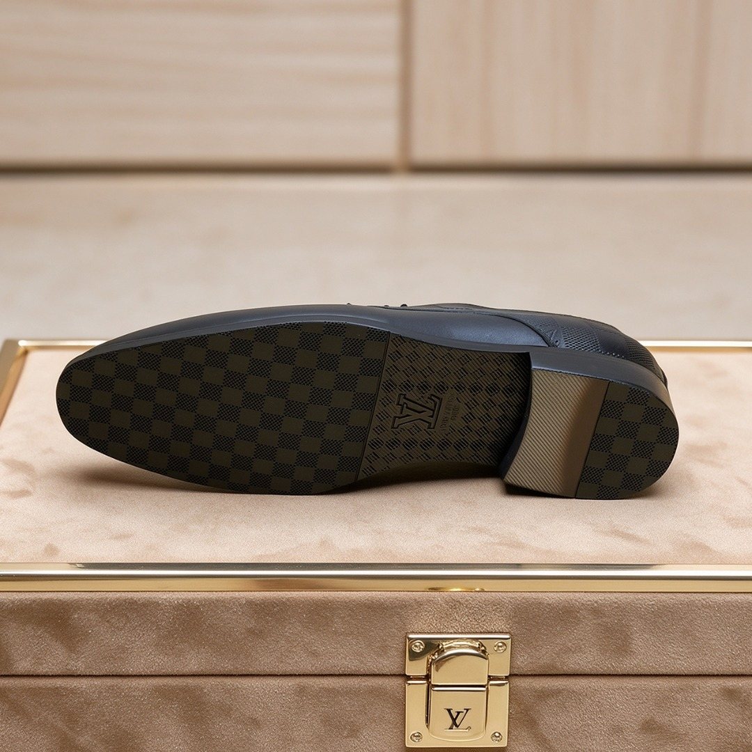 Louis Vuitton Black Checkered Lace-Up Dress Shoes — detail