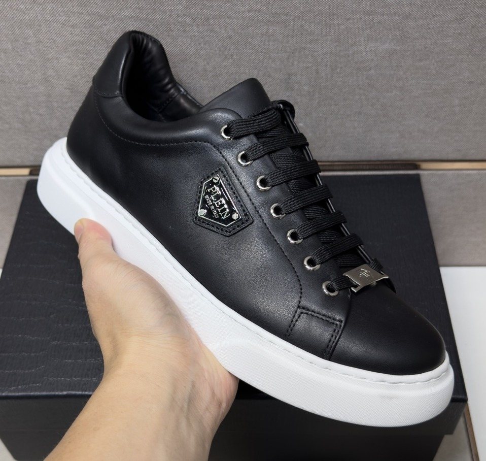 Philipp Plein Men's Black Low-Top Sneakers — front