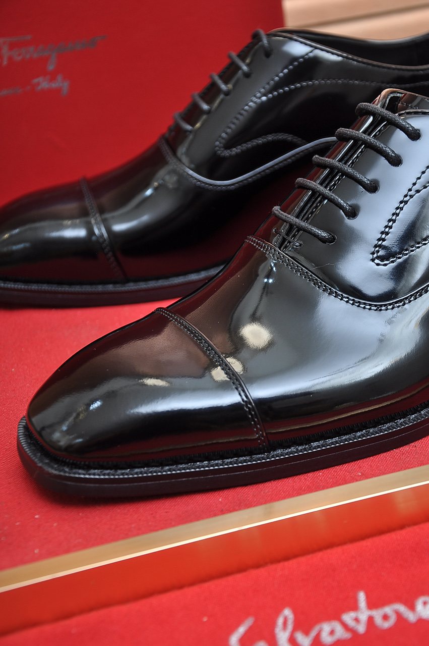 Salvatore Ferragamo Black Cap-Toe Lace-Up Dress Shoes — detail