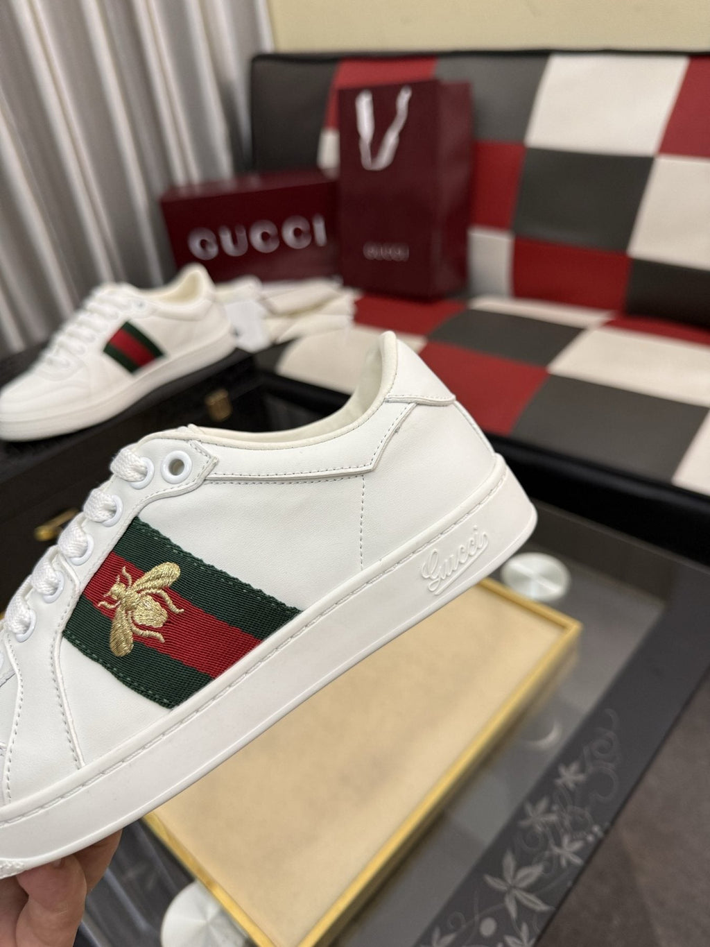 Gucci Green and Red Stripe Bee Sneakers — detail