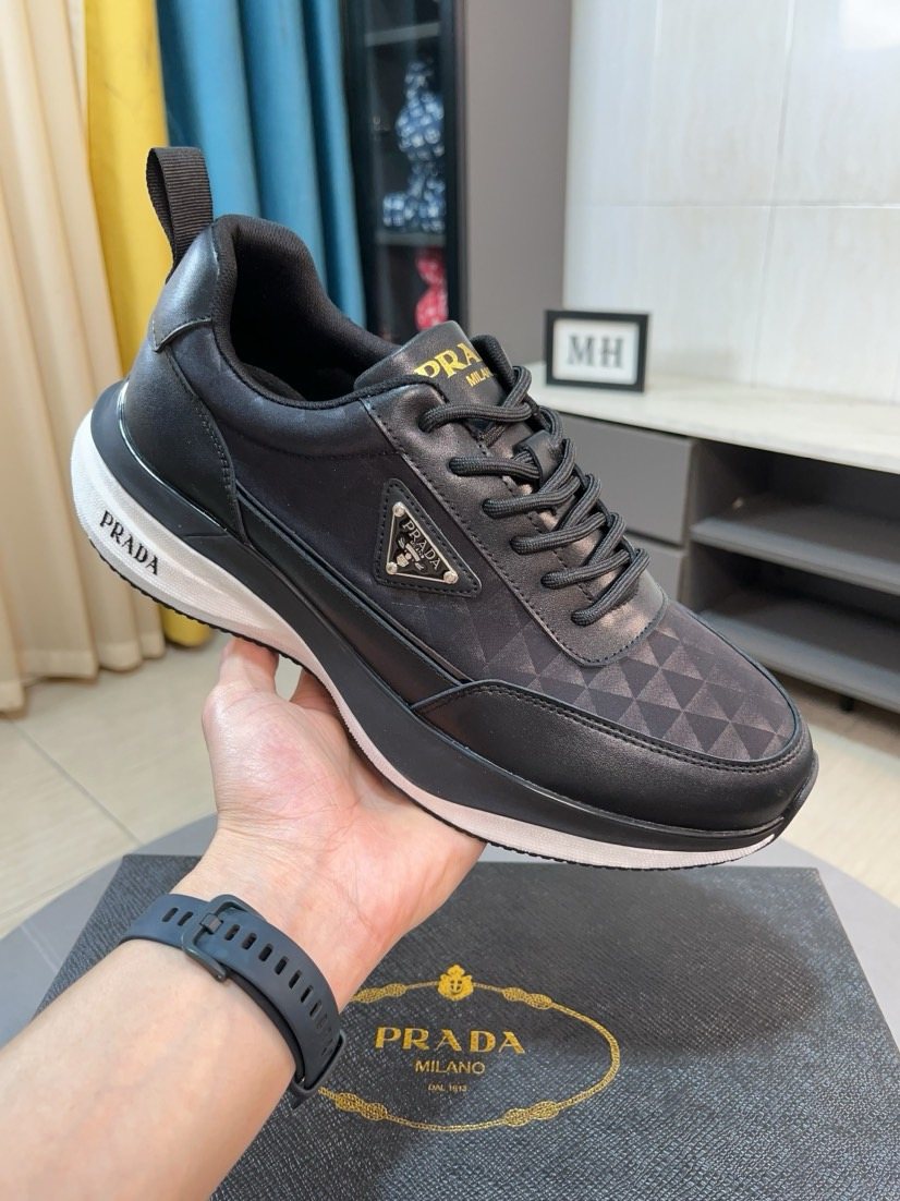 Prada Diamond-Pattern Low-Top Sneakers — model