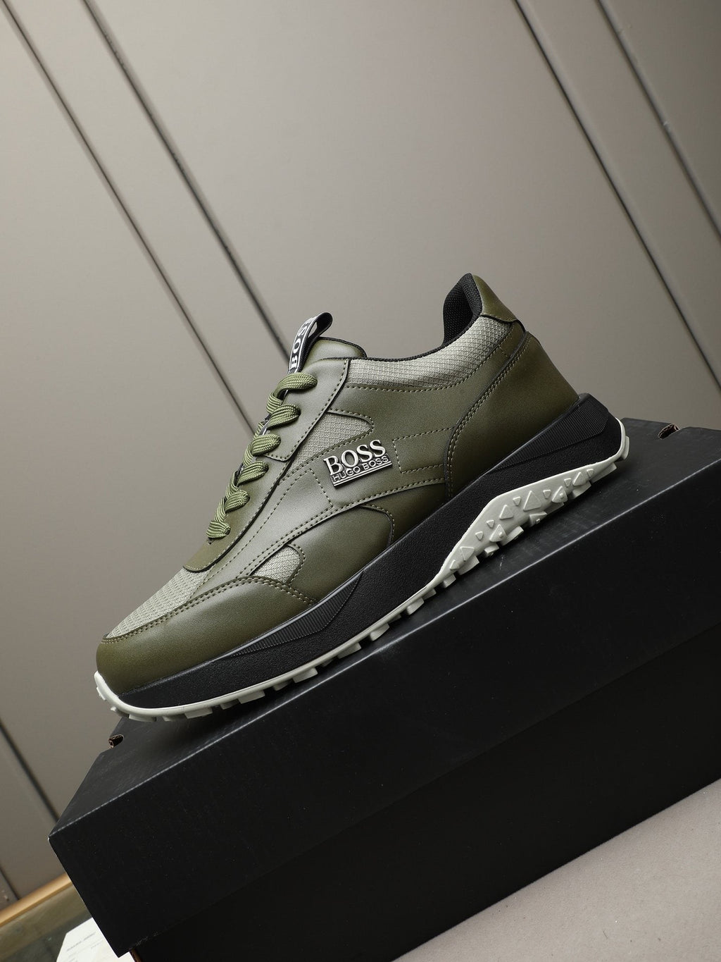 Hugo Boss Paneled Low-Top Sneakers — hero