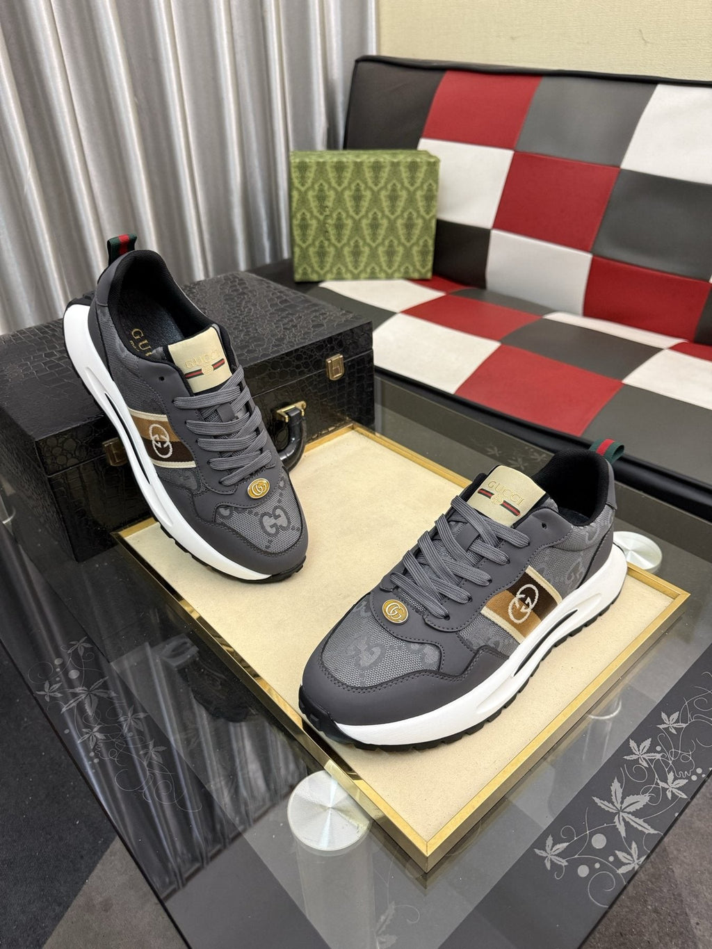 Gucci Patterned Low-Top Sneakers — front