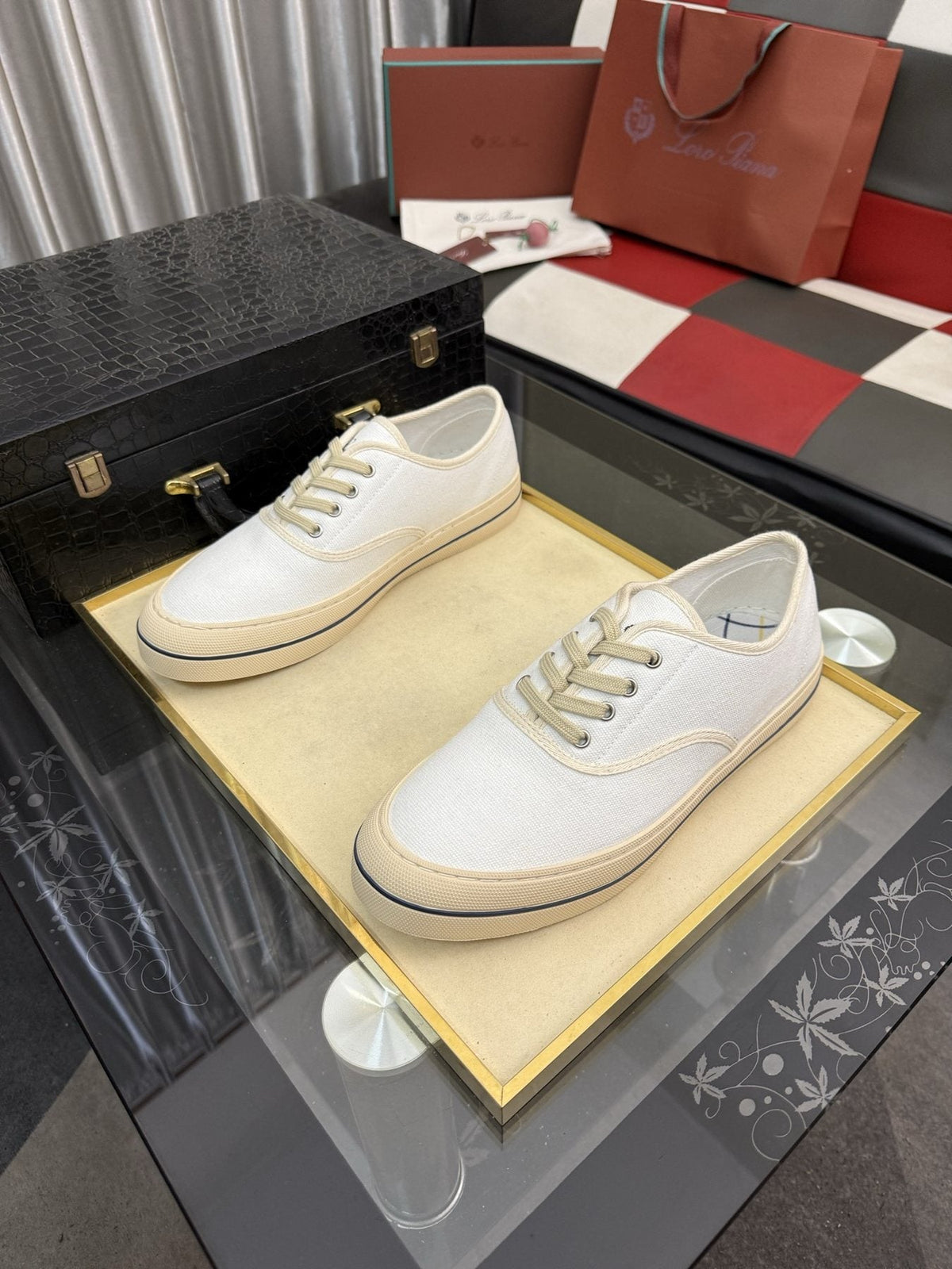Low-Top Lace-Up Casual Shoes — front