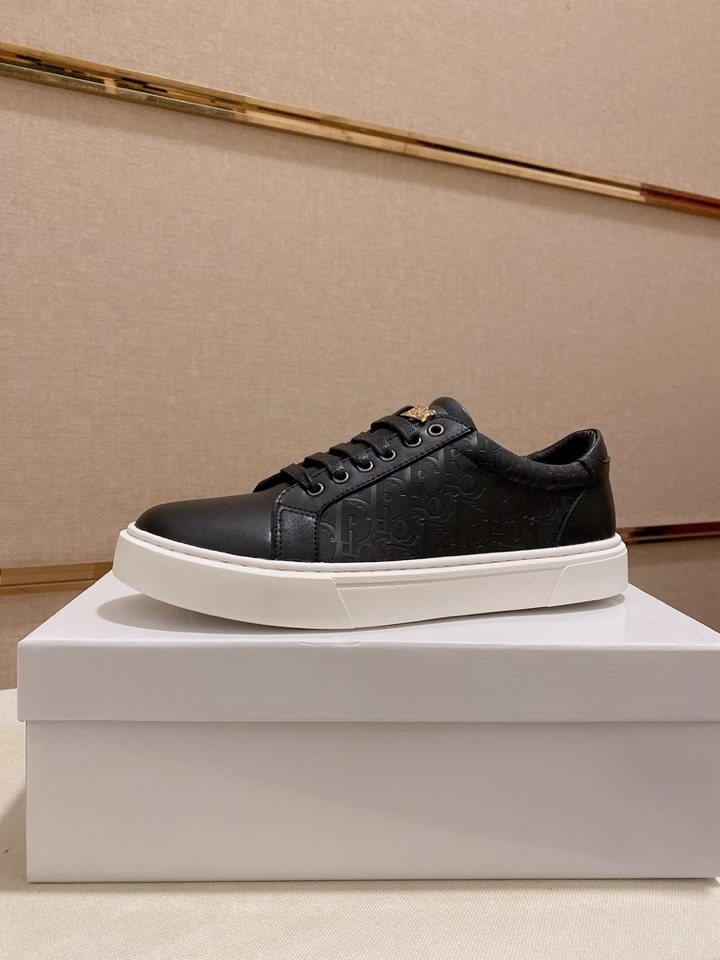 Dior Men's Low-Top Lace-Up Sneakers — hero