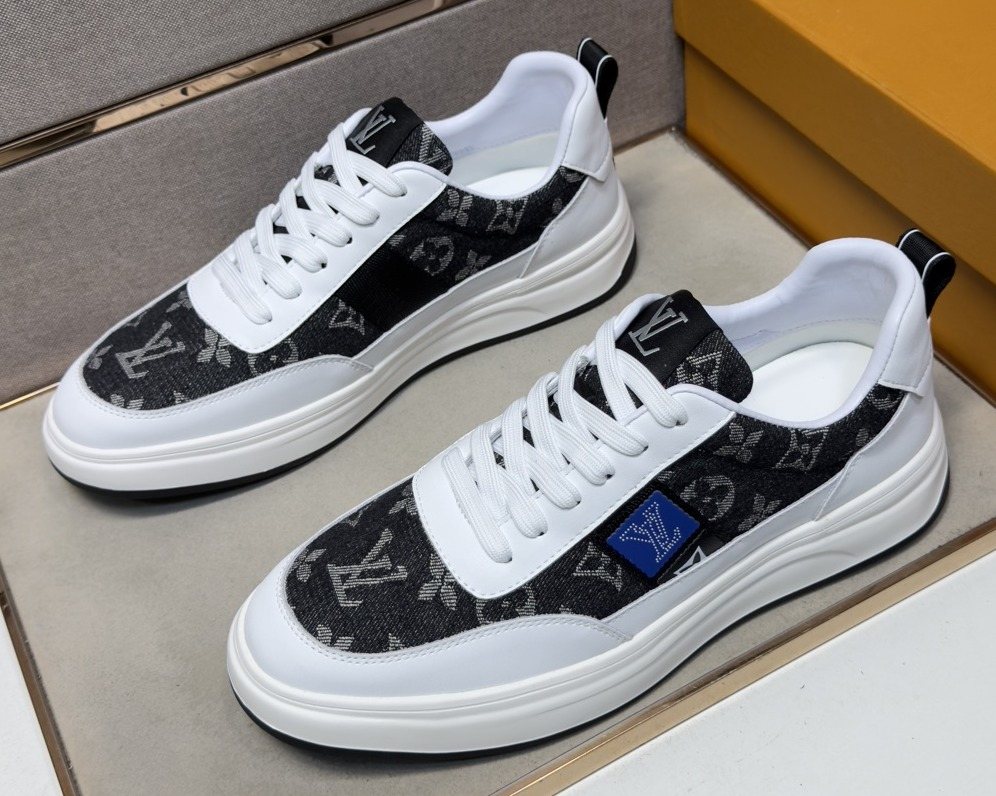 Louis Vuitton Patterned Low-Top Sneakers — hero