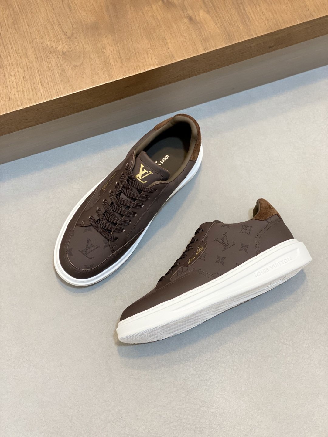 Louis Vuitton Patterned Low-Top Sneakers — front