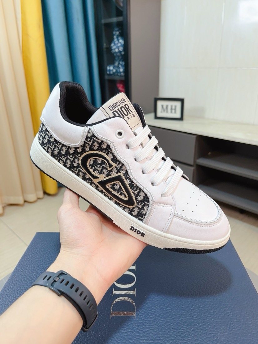 Dior Men's Patterned Panel Low-Top Sneakers — model
