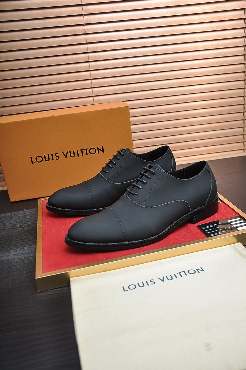Louis Vuitton Cap-Toe Lace-Up Dress Shoes — front