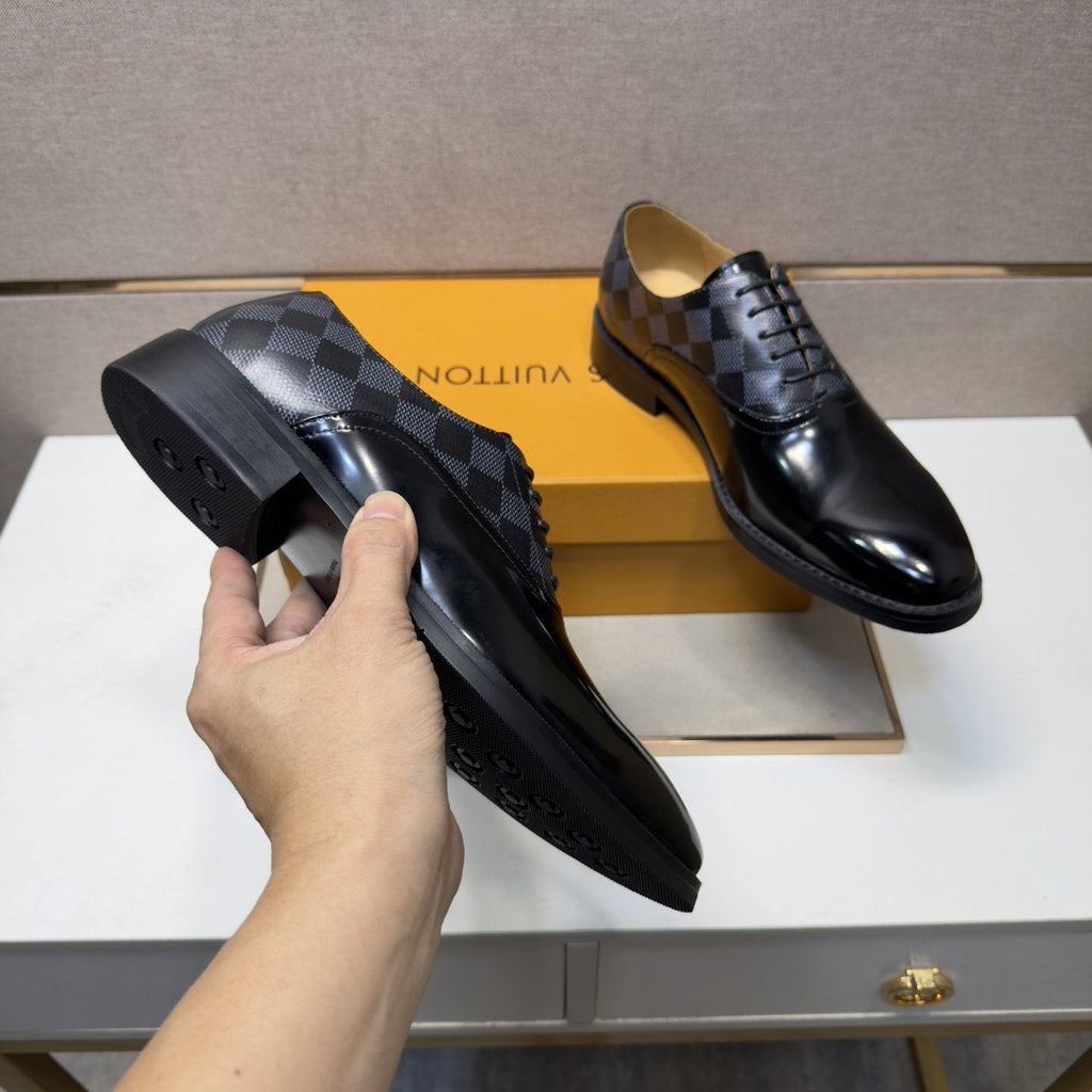 Louis Vuitton Checkered-Panel Lace-Up Dress Shoes — model