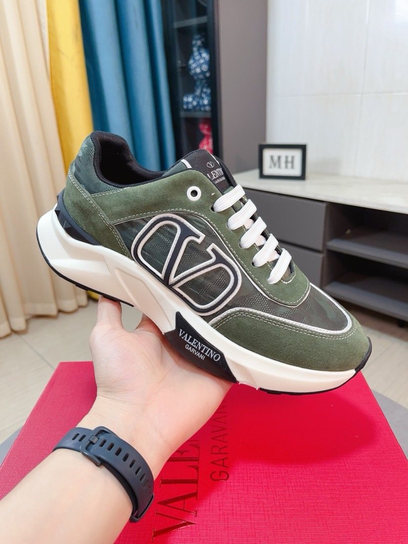 Valentino Paneled Low-Top Sneakers — model